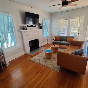Central Florida Escape Between Orlando & Tampa! Holiday home